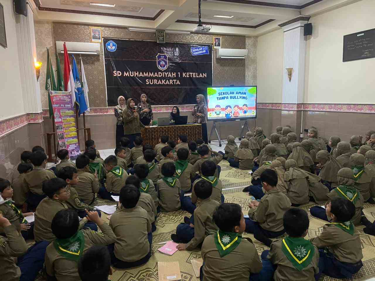 Sekolah seharusnya bukan hanya tempat mencari ilmu, tetapi juga ruang untuk bertumbuh menjadi generasi yang mulia